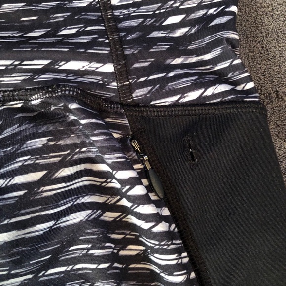 Under Armour Leggings - Picture 6 of 8